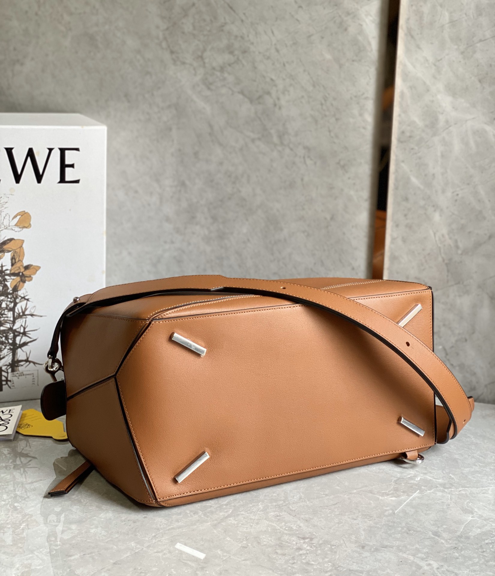 Loewe Large Puzzle Bag in Classic Calfskin Warm Desert